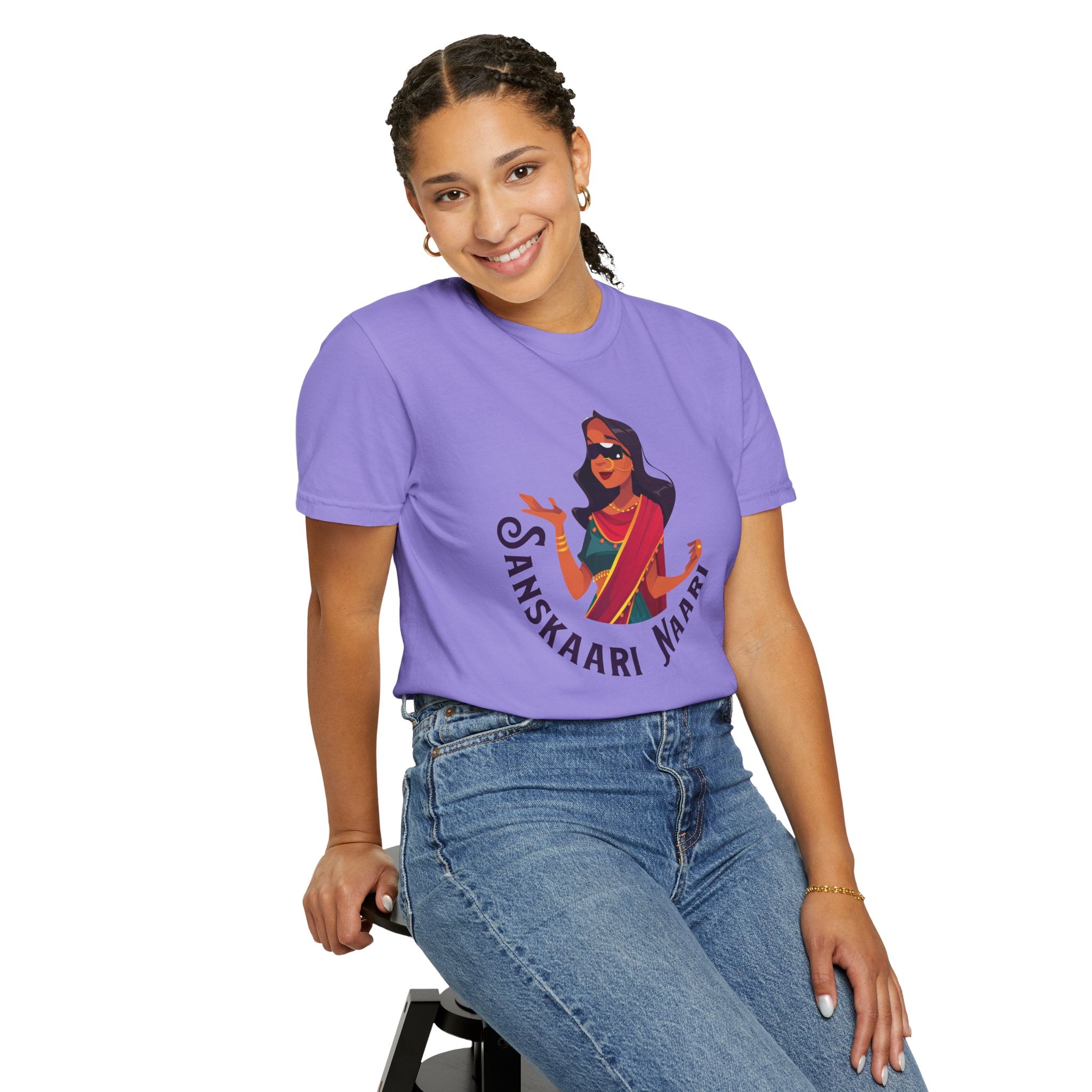 Sanskaari Naari Graphic T-shirt | Desi streetwear – Currycature 🇺🇸